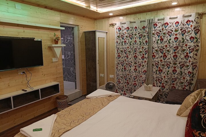 Room 23 of 68