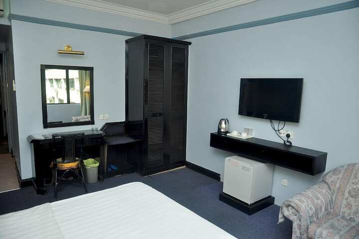Room 26 of 63