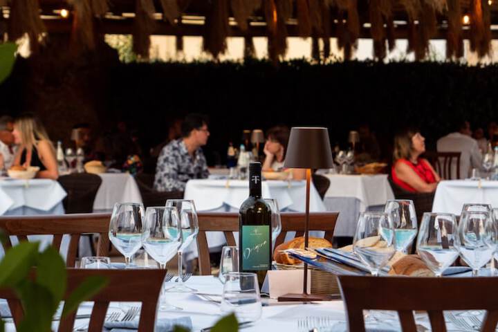 Dining 74 of 104