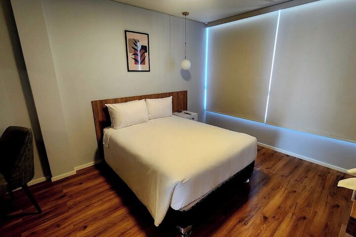 Room 12 of 25