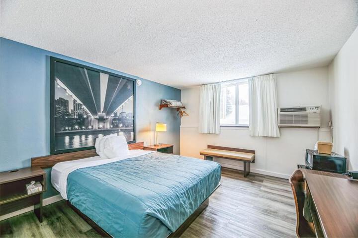 Standard Double Room (2 of 10)