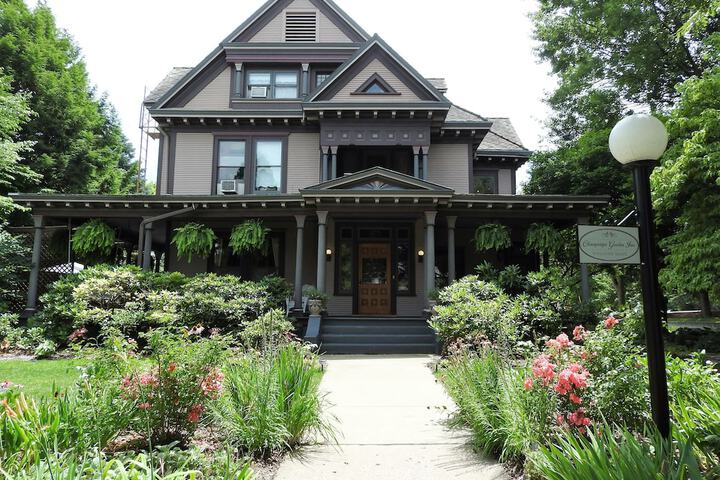 Champaign Garden Inn