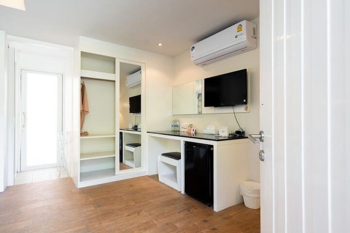 Room 43 of 112