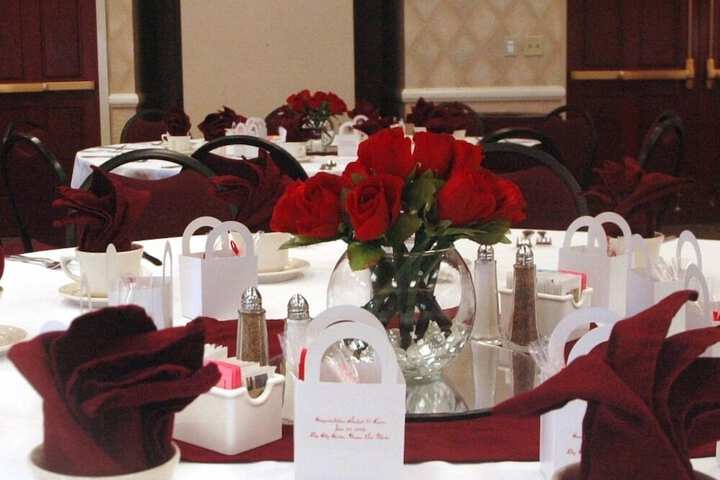 Ballroom/Hall 14 of 17