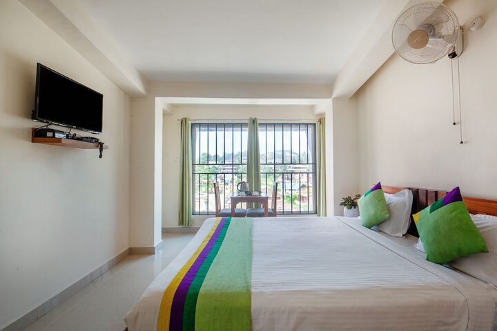 Room 10 of 34