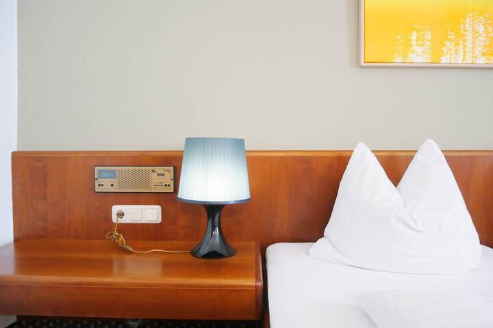 Room 8 of 35