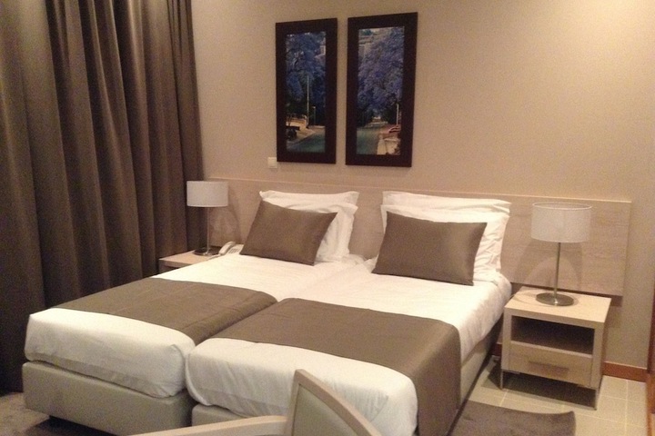 Room 11 of 35