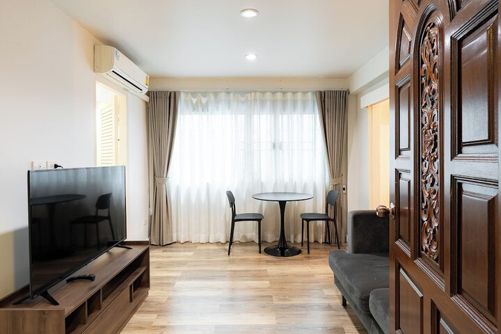 Room 83 of 153