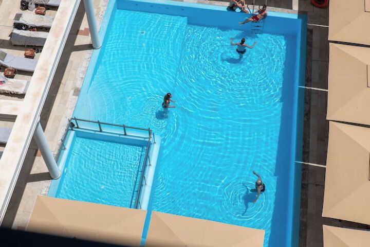 Pool 53 of 91
