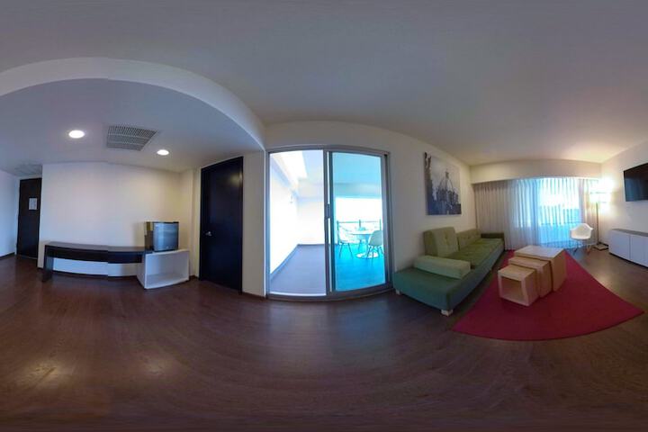 Room 18 of 68