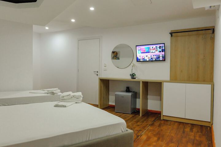 Room 30 of 98