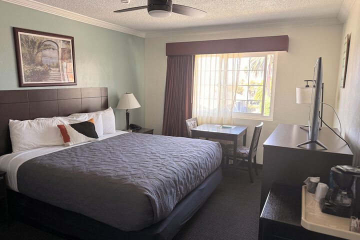 Room 21 of 63