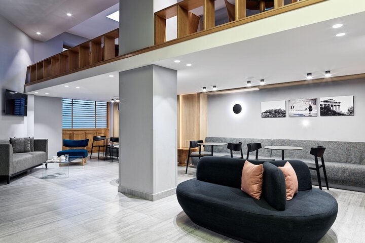 Entrance & Lobby