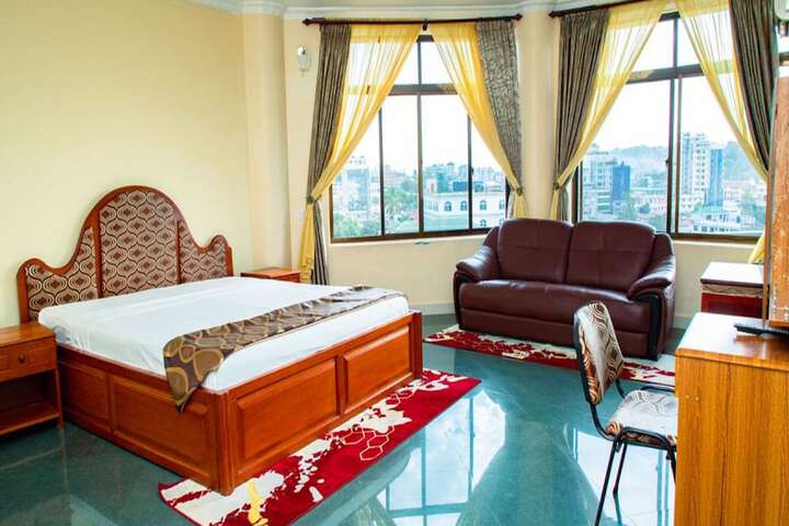 Room 4 of 67