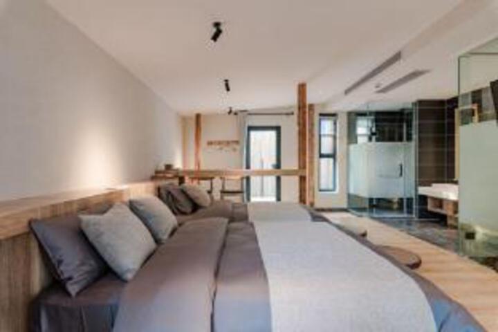 Room 9 of 9