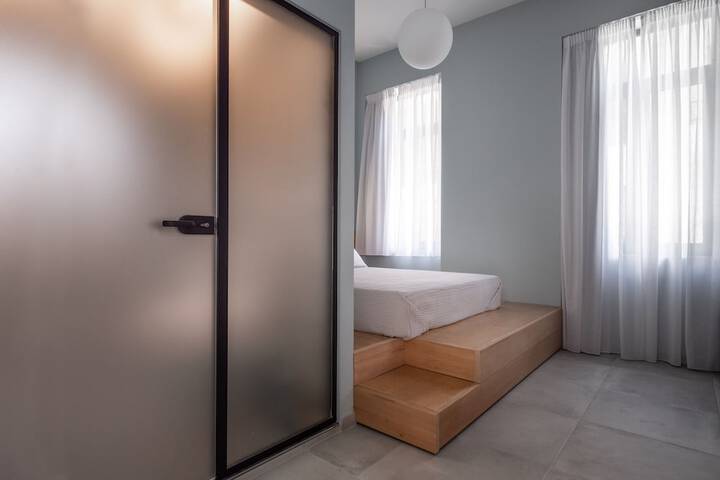 Room 3 of 23