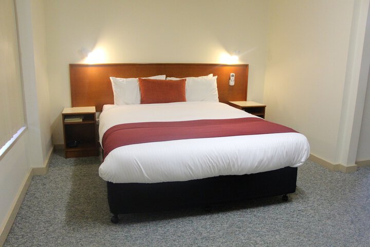 Room 3 of 49