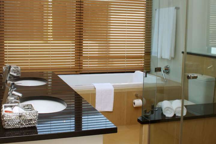 Room 30 of 73