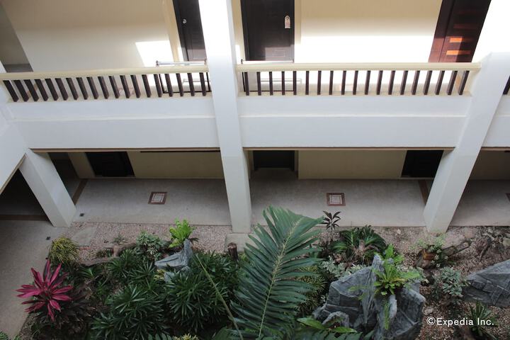 Room 46 of 119