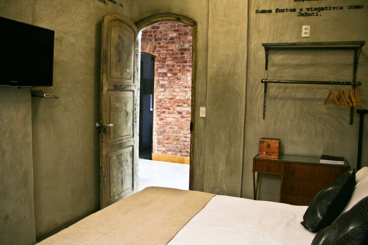 Room 2 of 41