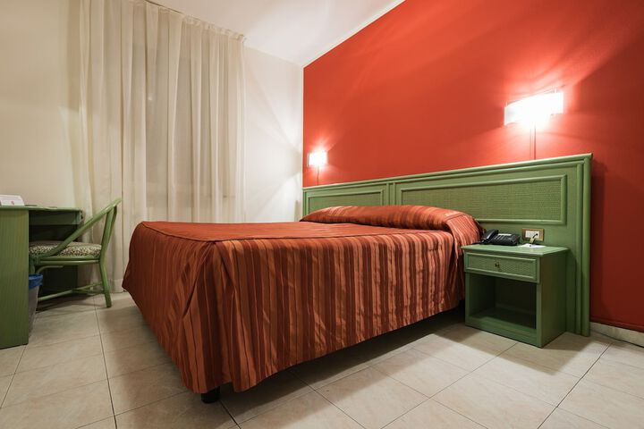 Room 17 of 35