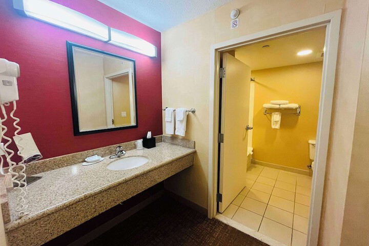 Room 21 of 46