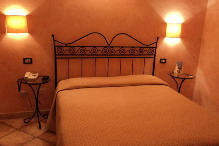 Room 4 of 54
