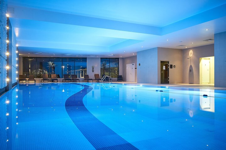 Pool Hotel