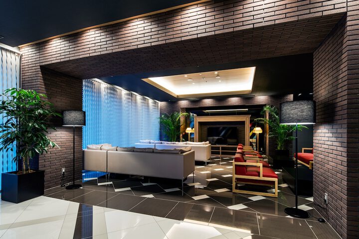 Entrance & Lobby
