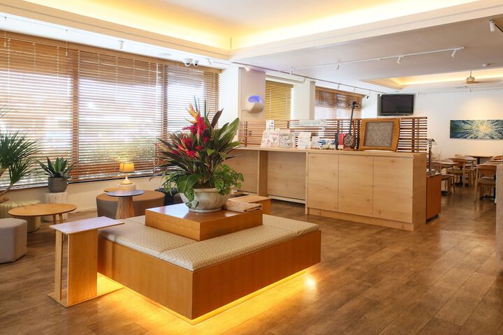 Entrance & Lobby