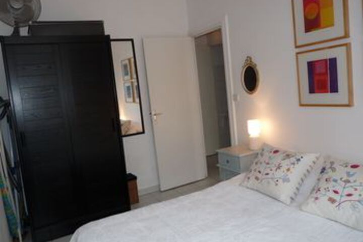 Room 14 of 28