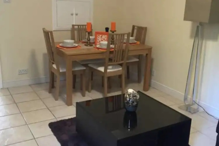 Room 10 of 13