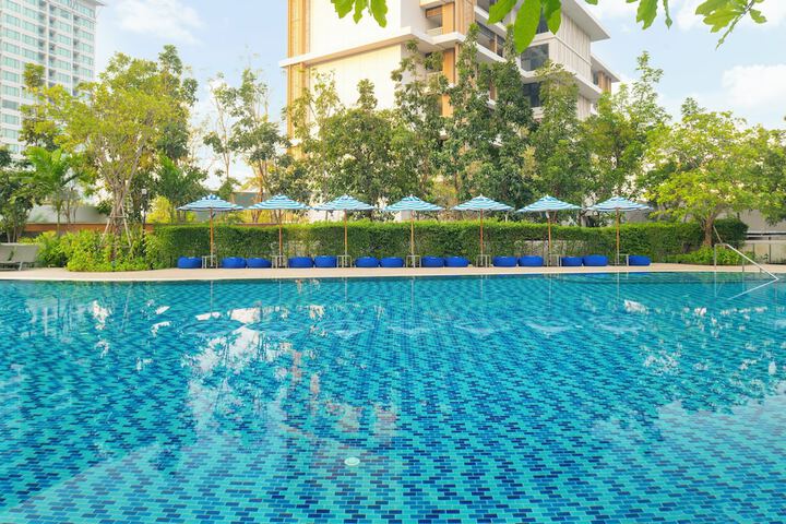 Pool 40 of 114