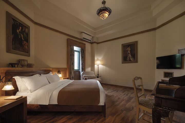 Room 25 of 85