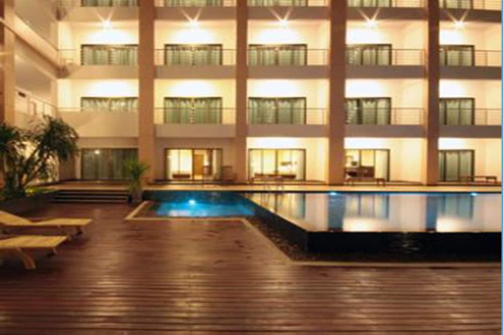 Pools & Facilities
