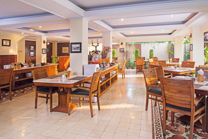 Dining Photos