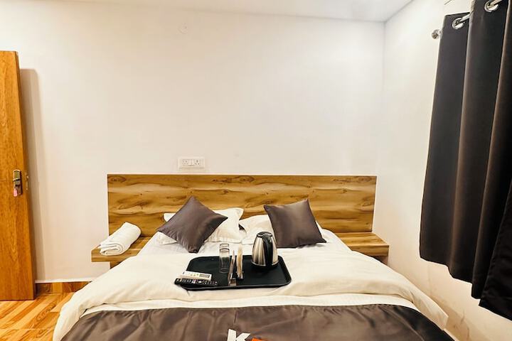 Room 10 of 33
