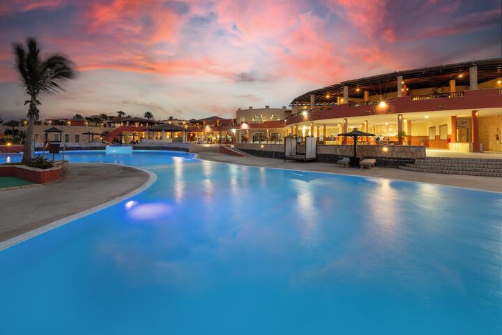 Pool Hotel