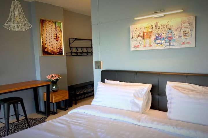 Room 7 of 61