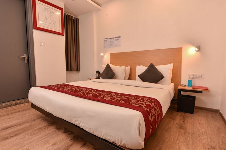 Room 7 of 24