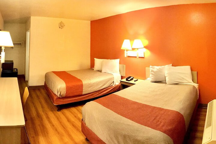 2 Double Beds (5 of 12)