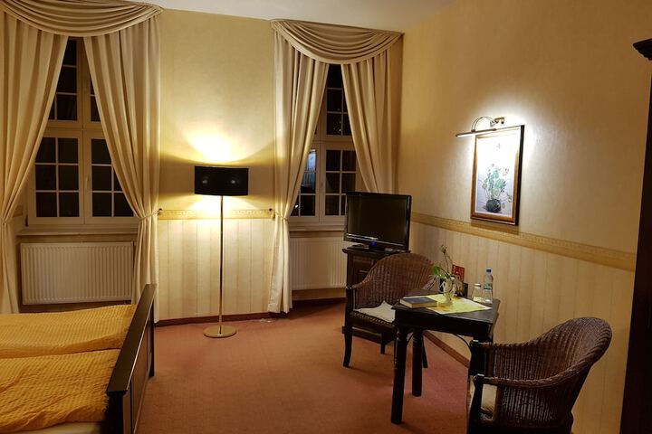 Room 9 of 41