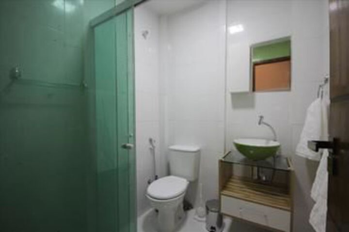 Room 4 of 16