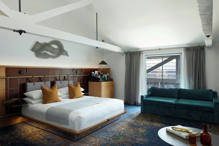 Room 22 of 164