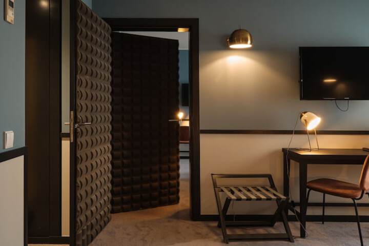 Room 30 of 157