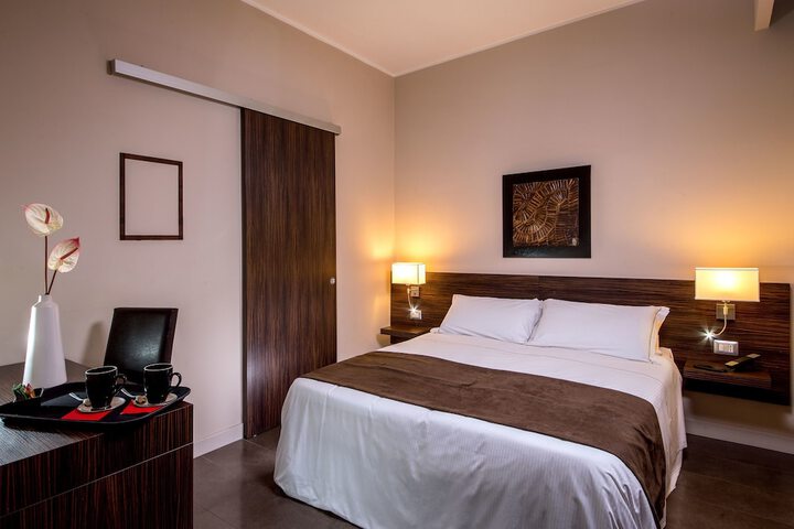 Room 12 of 33