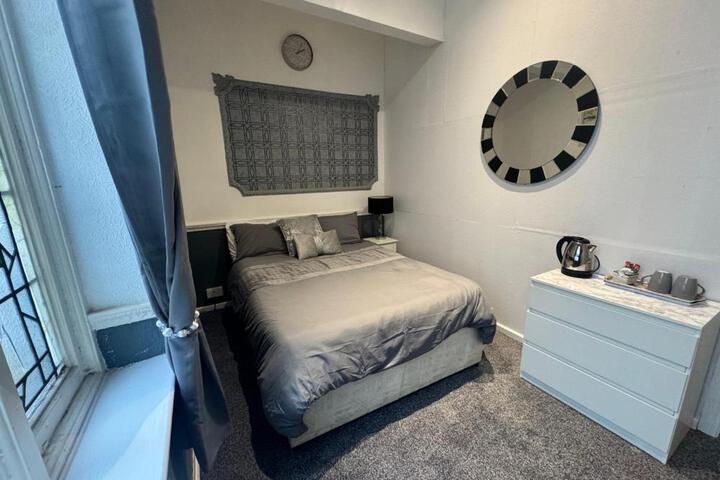Hotel Suite Photo
