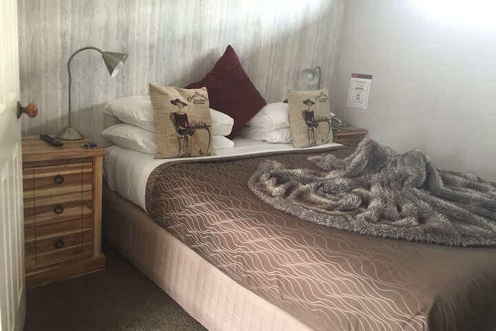 Room 9 of 40
