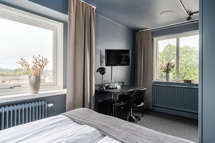 Room 17 of 35