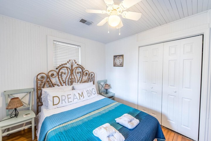 Room 3 of 26